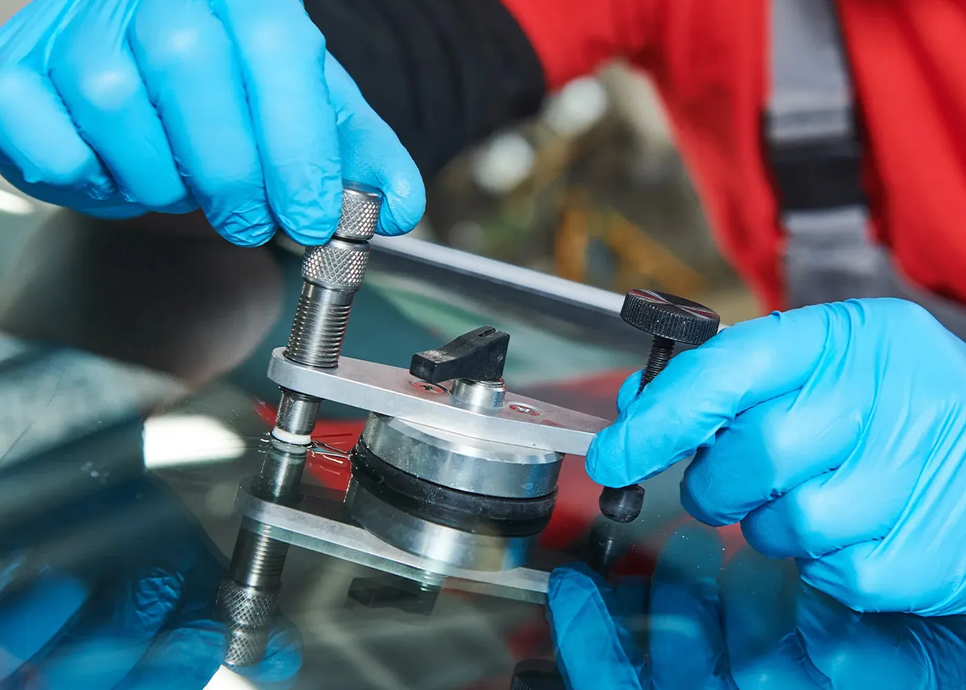 Steinschlag-Reparatur an einer Windschutzscheibe – GT Autoglas in Mönchengladbach